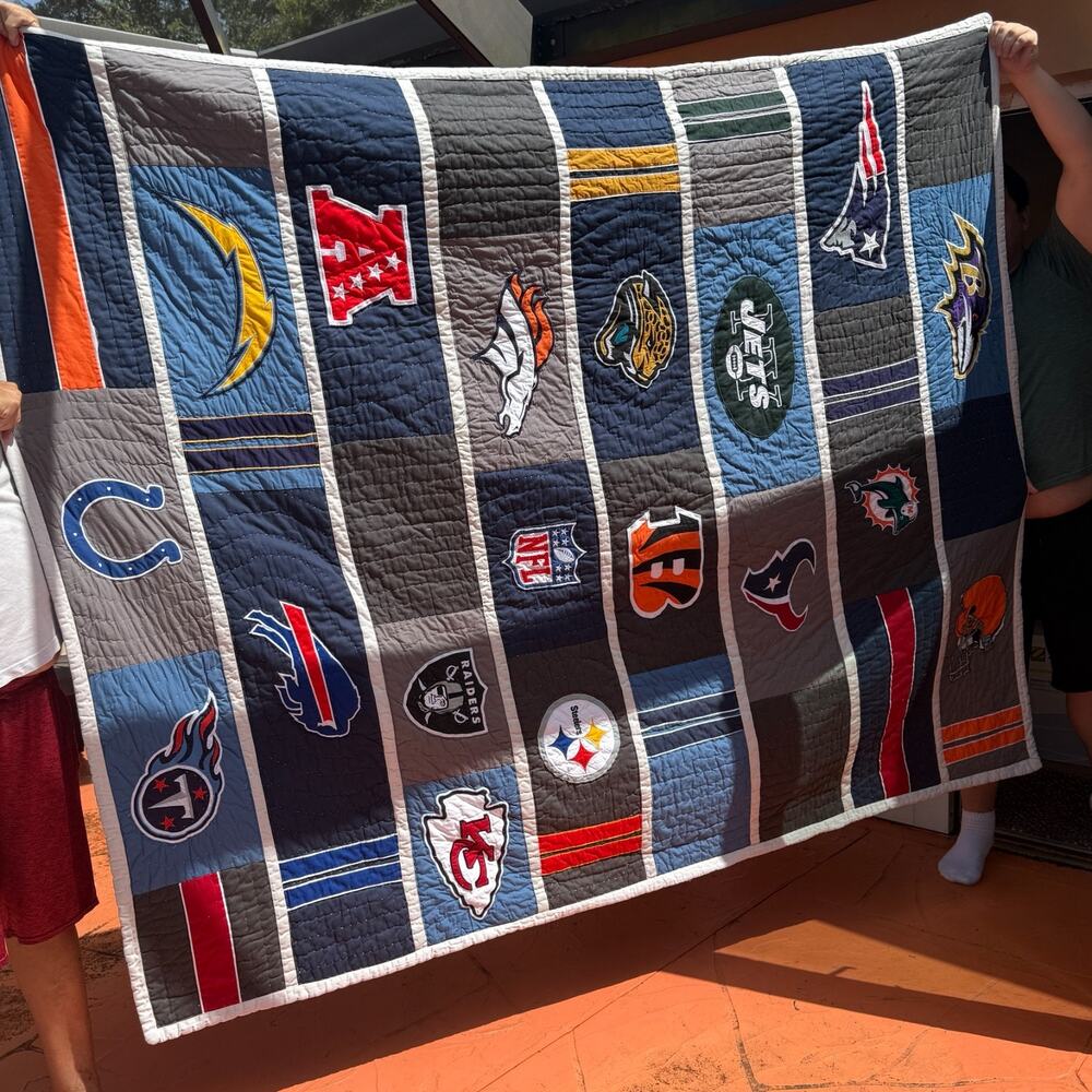 Pottery Barn Teen NFL Quilts Twin 68x86– AFC (Lightly Used) + NFC - Picture 2 of 3